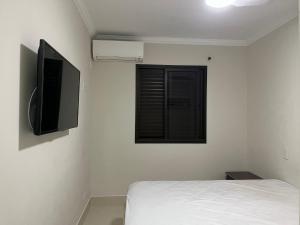 2 Dorms com ar split nos quartos, piscina, Wi-fi e 5min a pé da Praia do Itaguá