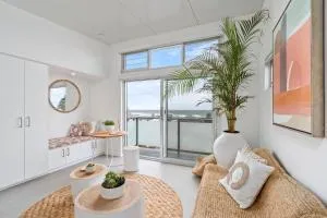 Ray of Sunshine, Wamberal Isyd - Терригал