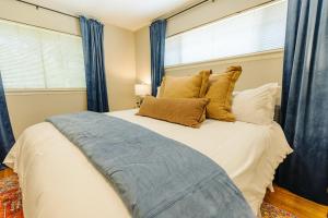 Centrally Located 2 King Bed Midtown Memphis 2362