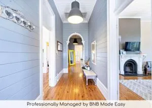 Charming Period Home - Walk to CBD, Pet Friendly - Narromine