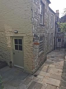 Historic peaceful cottage in town centre!