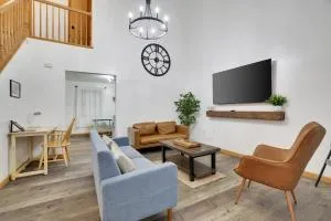 15 Min to Ski Resorts, Dog Friendly, Cozy 3 BR, Game Area & Fire Pit - Sciota