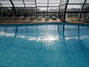 Mobil-home Grand Confort 2 Chambres, Proche Plage, 4 Pers., Piscine Chauffée, Parking, Wi-Fi Gratuit - FR-1-361A-86