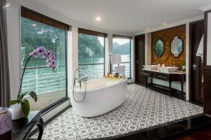 Suite Owner - 2 Ngày 1 Đêm Tại Vịnh Lan Hạ (Owner Suite 2 days 1 night at Lan Ha Bay)