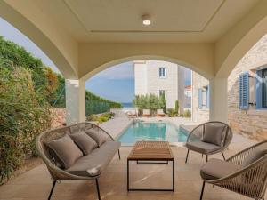 Seafront Villa Adriatica with pool