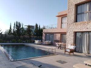 Villa Moderne avec Piscine Privée et Jardin