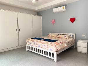 芭提雅中心5卧现代别墅 modern villa