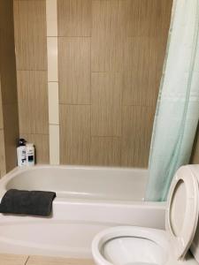 5th Floor 1 Bedroom Condo with Parking