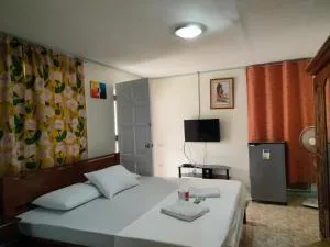 Angel Gina Guesthouse - Bunakan