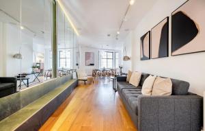 Apt with Aircon 3 Bedr, 4 Beds, 2 Bath Trafalgar SQ