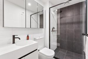 Stunning River & City Views and Huge Balcony!