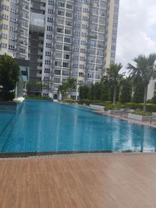 Cozy Luxe Condo 2BR Aparment Pool Southville City Bangi