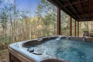 Peaceful Living Minutes from Blue Ridge hot tub pool table - Ocoee