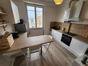 Appartements Superbe T4 entierement renove - Eurexpo-Stade-Lyon : photos des chambres