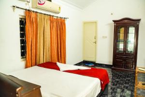 Bougain Villa Service Villa