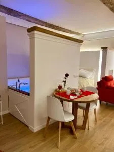 Elena's Suite - Сутрі