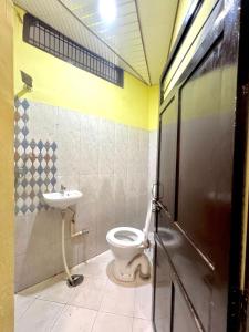 Durga P Guest House near harishchandra ghat