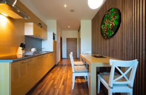 No. 39, Apartment House Oliver