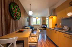 No. 39, Apartment House Oliver