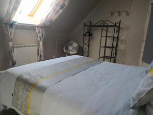 B&B / Chambres d'hotes Des Roux et des Pious Suite de 35 a 60 m2 et 3 chambres pour groupe de 2 a 6 personnes : photos des chambres