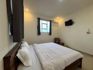 Ubud Suites Batuan near Tegenungan Waterfall