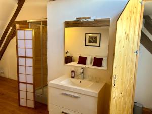 Hotels Maison Harmonie : Chambre Double Économique