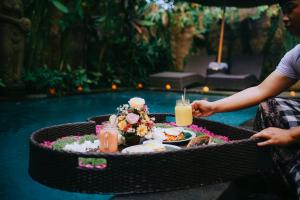 Private Villa with nature atmosphere by Pondok Dino