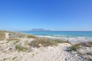 Cozy Garden Unit in Bloubergstrand