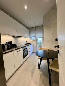 Hi end 2bdr flat close to Acropolis