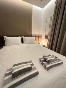 Joanna & Arya Central Engomi Apts