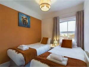 Central Eastbourne Escape with Rooftop Jacuzzi