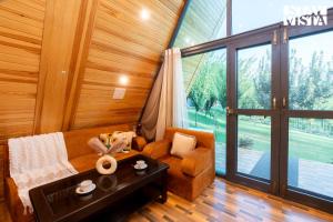 StayVista at Rahat with Private Pool, Lawn & BBQ