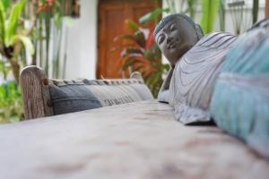 T&J1 - Gorgeous 1BR pool villa, parking, walk to beach!