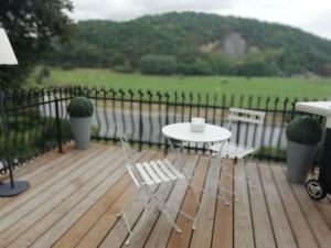 Chateau en bord dOurthe