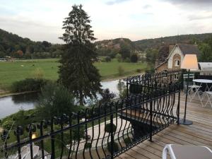 Chateau en bord dOurthe