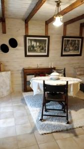 Maisons d'hotes La Demeure de la Vendemiere : photos des chambres