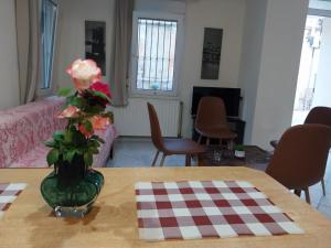 Ntolos House Old Town