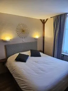 Logis Hôtel restaurant Chez Jeannette - 热夫雷尚贝尔坦