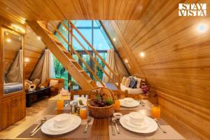 StayVista at Rahat with Private Pool, Lawn & BBQ