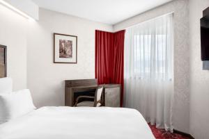 Superior Double Room with King Bed room in Novotel Sarajevo Bristol