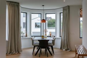 Huswell - Luxury Villa for 8 Guests Near the Beach in Knokke