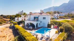 Homely Coastal Retreat with Stunning Views - Orga