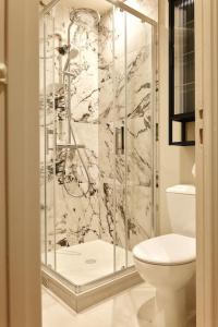 Saint Lambert Suite - Duke Housing