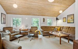 Nice Home In Gistrup With Wifi