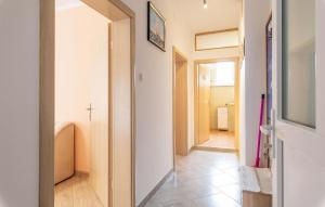 Lovely Apartment In Senj With Wifi