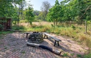 4 Bedroom Cozy Apartment In Höör