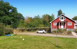 4 Bedroom Cozy Apartment In Höör - Sösdala