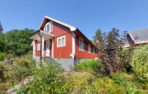 4 Bedroom Cozy Apartment In Höör