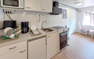 4 Bedroom Cozy Apartment In Höör