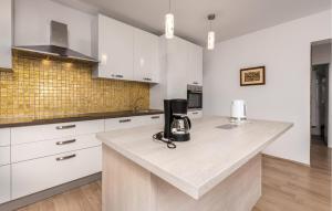 1 Bedroom Awesome Apartment In Dramalj